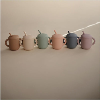 Copo Infantil Mushie Com Alças e Canudo Powder Blue - Fácil de Limpar