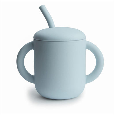 Copo Infantil Mushie Com Alças e Canudo Powder Blue - Seguro e Conveniente